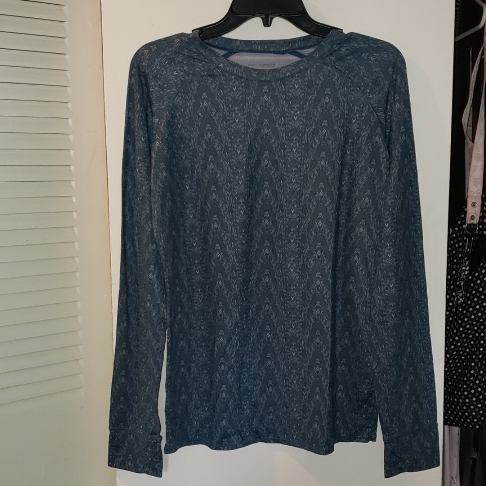 Top - Picture 2 of 2